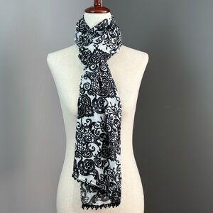 Disney Parks Mickey Mouse Scarf Black & White Tassel Fringe Very Pretty Design